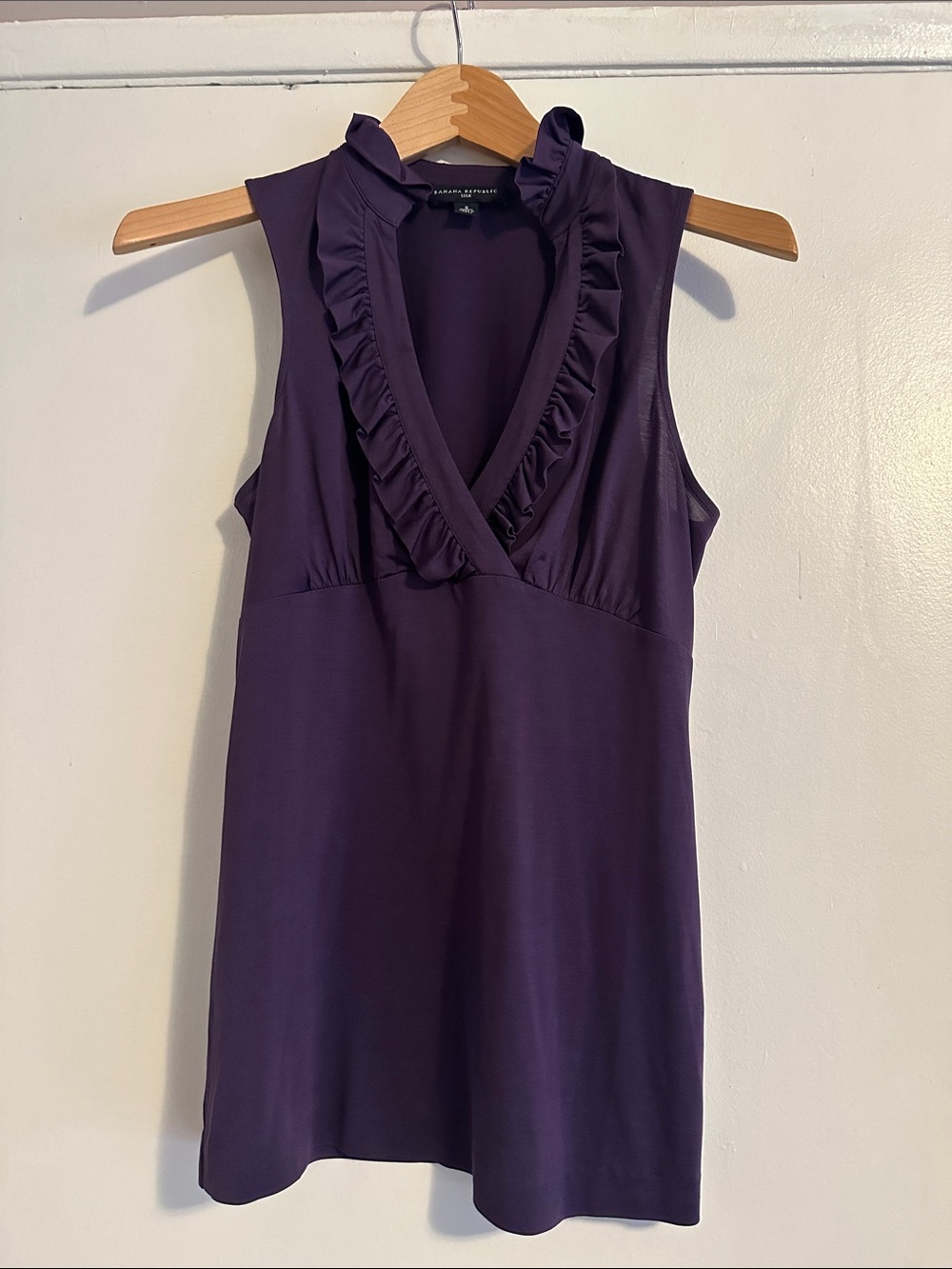 Banana Republic Silk Sleeveless Ruffle V-Neck Top in Plum